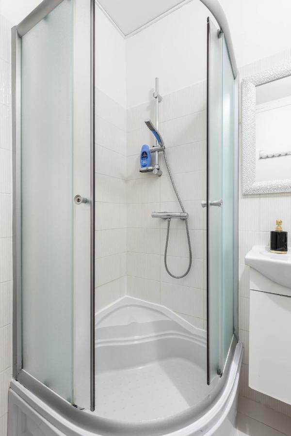 Apartment Chic Steps From Diocletian's Palace *
