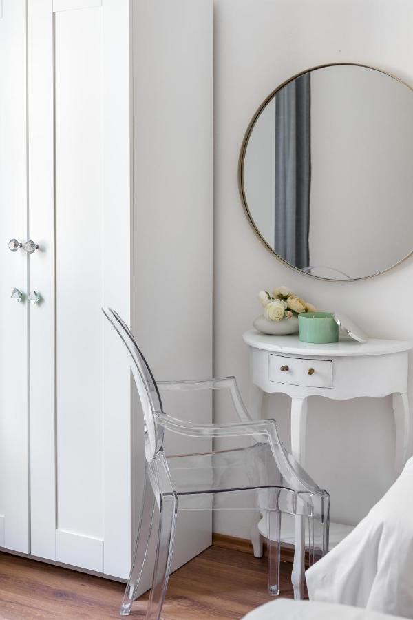 Apartment Chic Steps From Diocletian's Palace