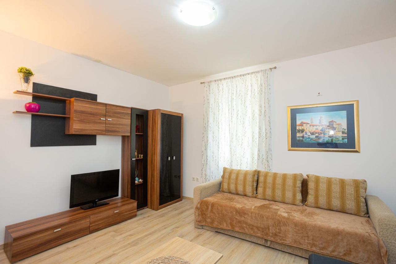 Toni Apartment