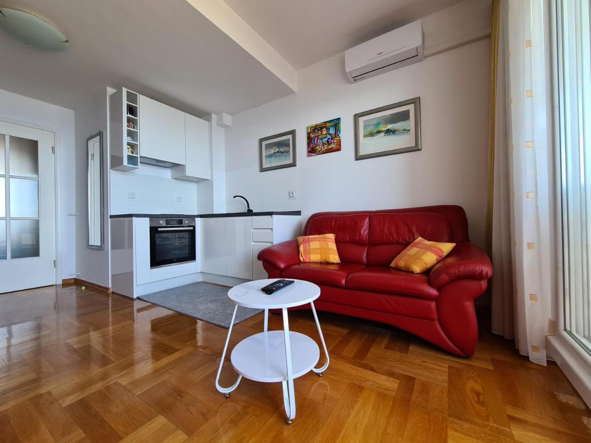 Lucky Pearl Apartment Split