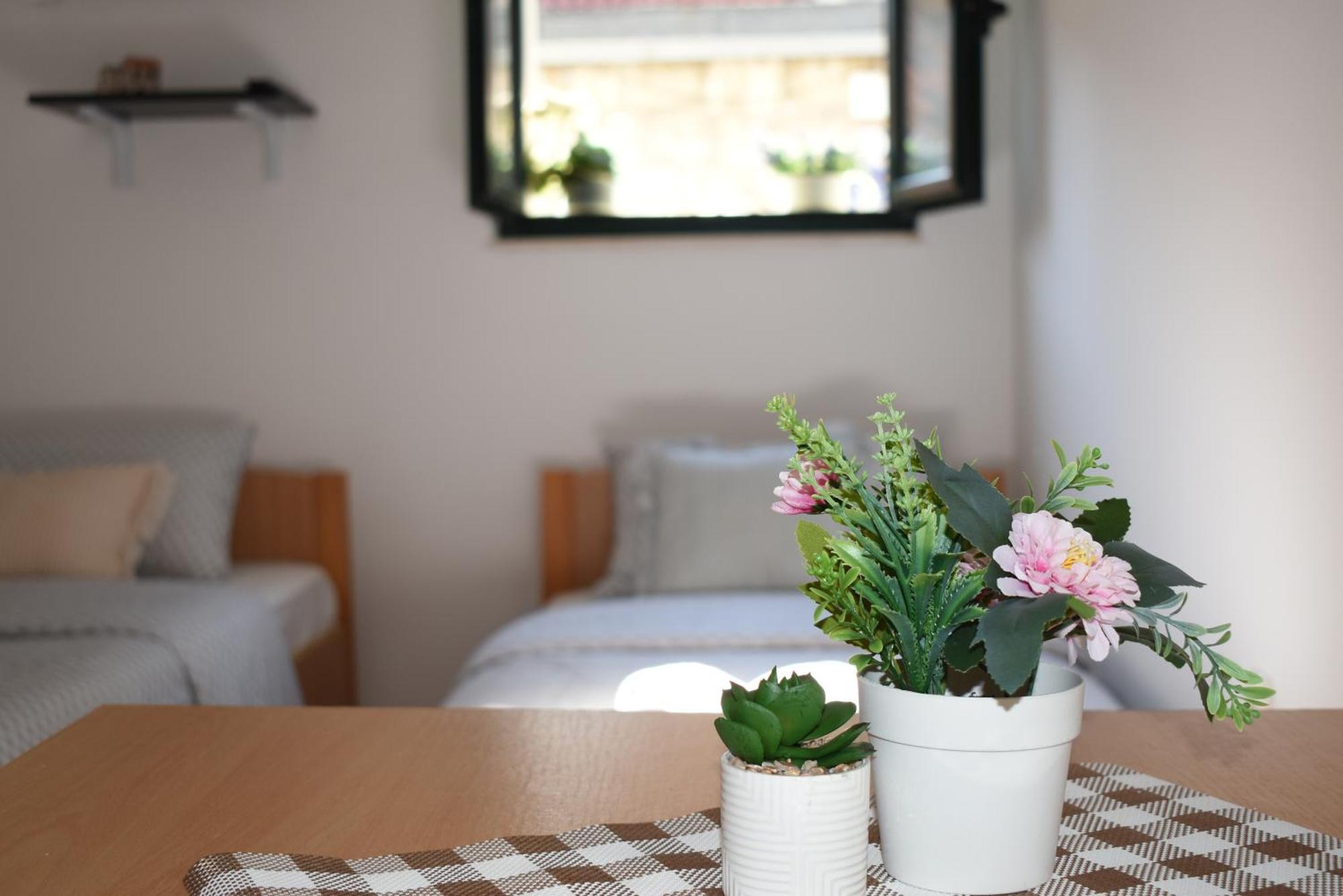 Twin Apartment Split