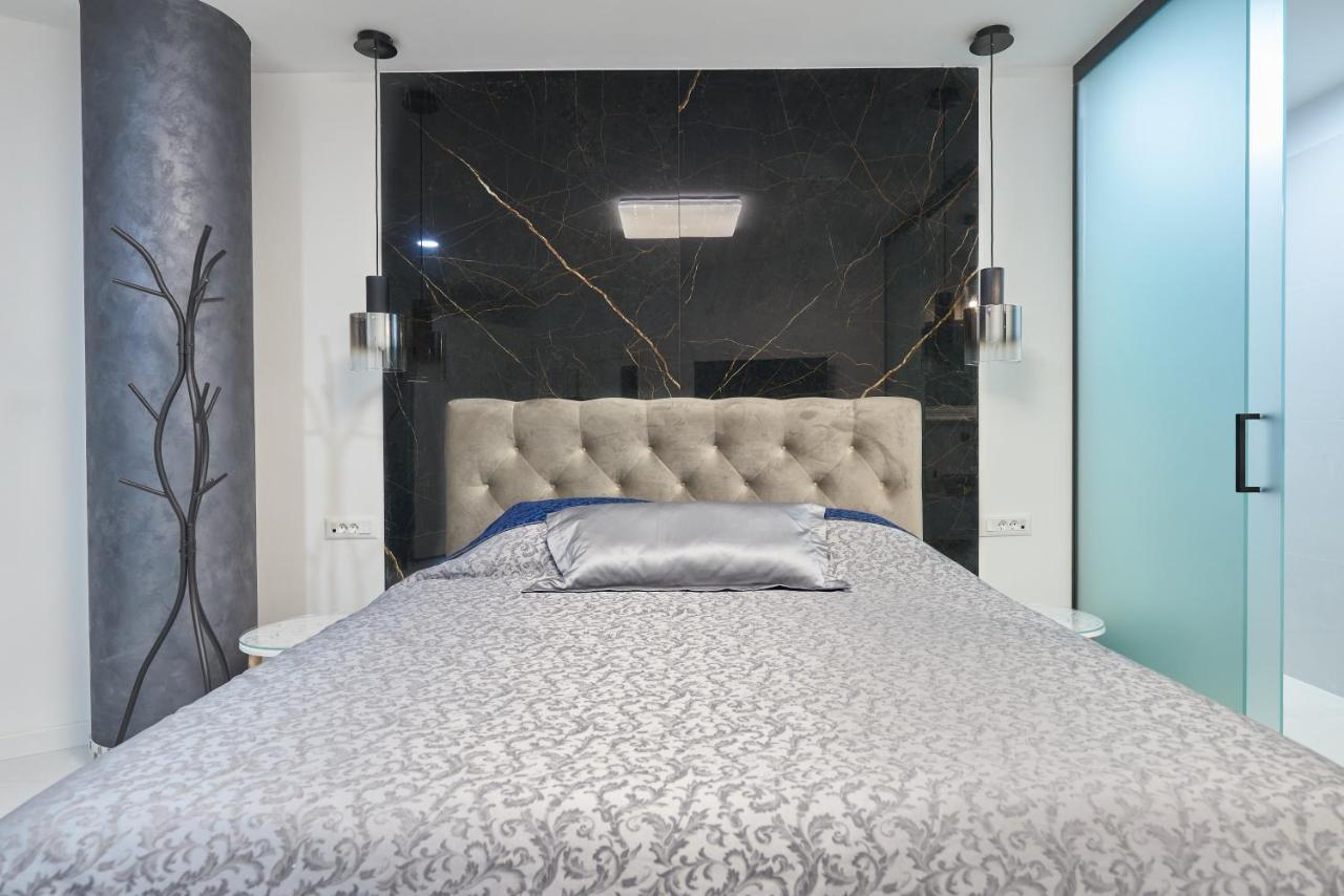 Apartment Luxe Crystal Split