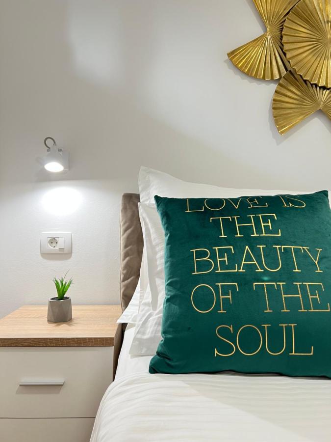 Imperium Iii Apartment Split