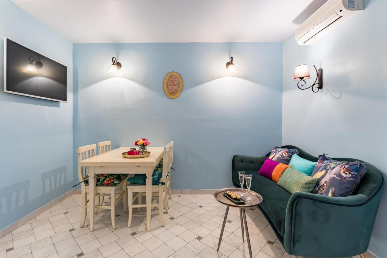 Blue Dreams In The Old Town With A Sea View Apartment