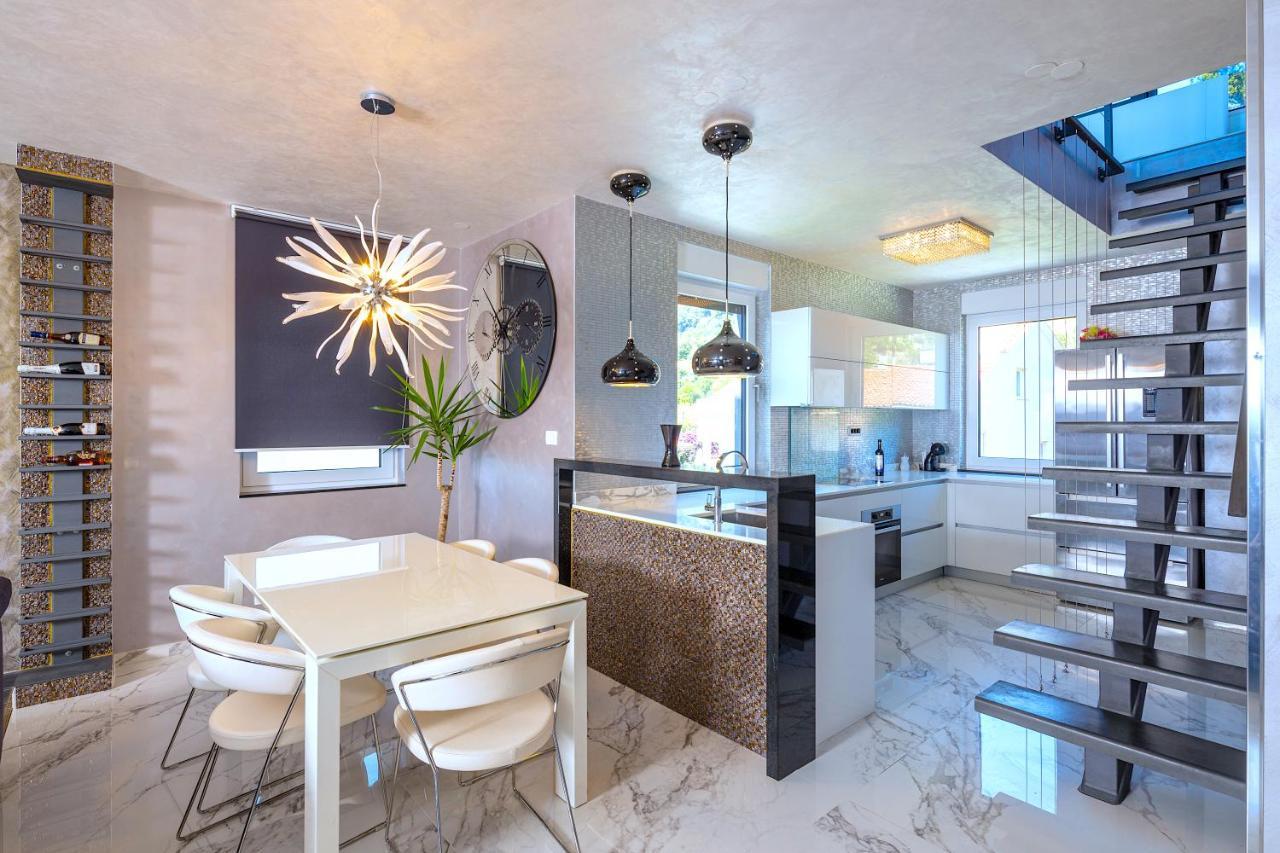 Apartman Luxury Bella Vista Holidays @ Kasuni Beach Split
