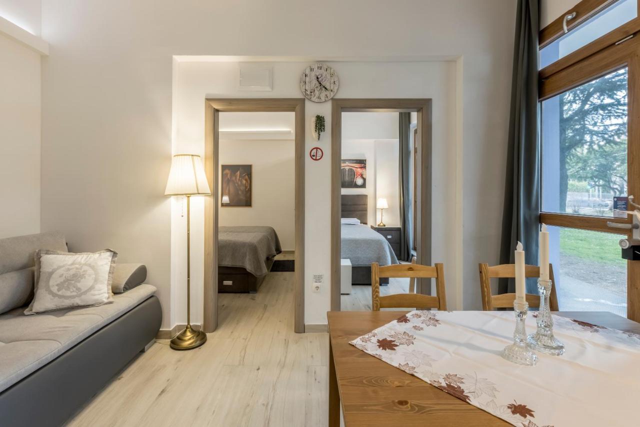 Palomia A Apartment Split