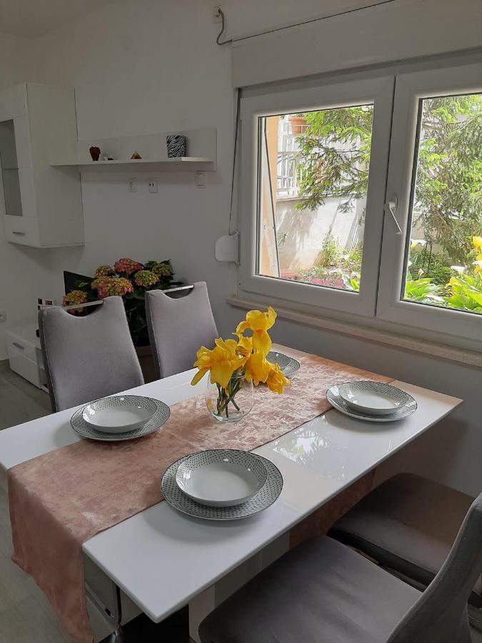 Mate Apartment Split