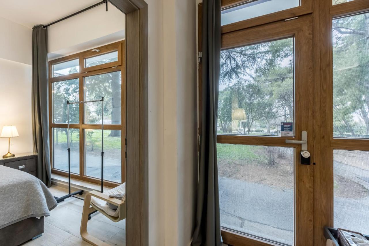 Palomia A Apartment Split
