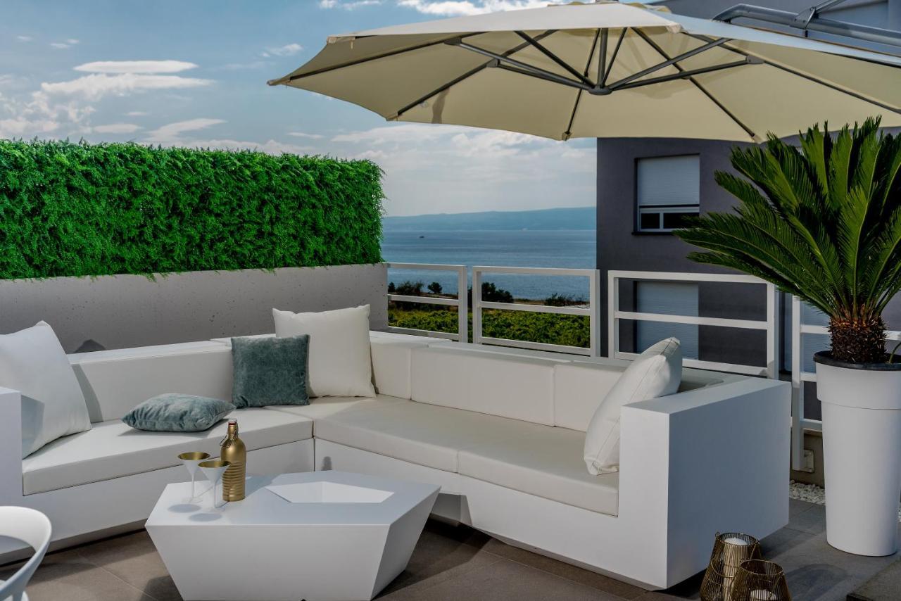 Golden Cell Apartment Split