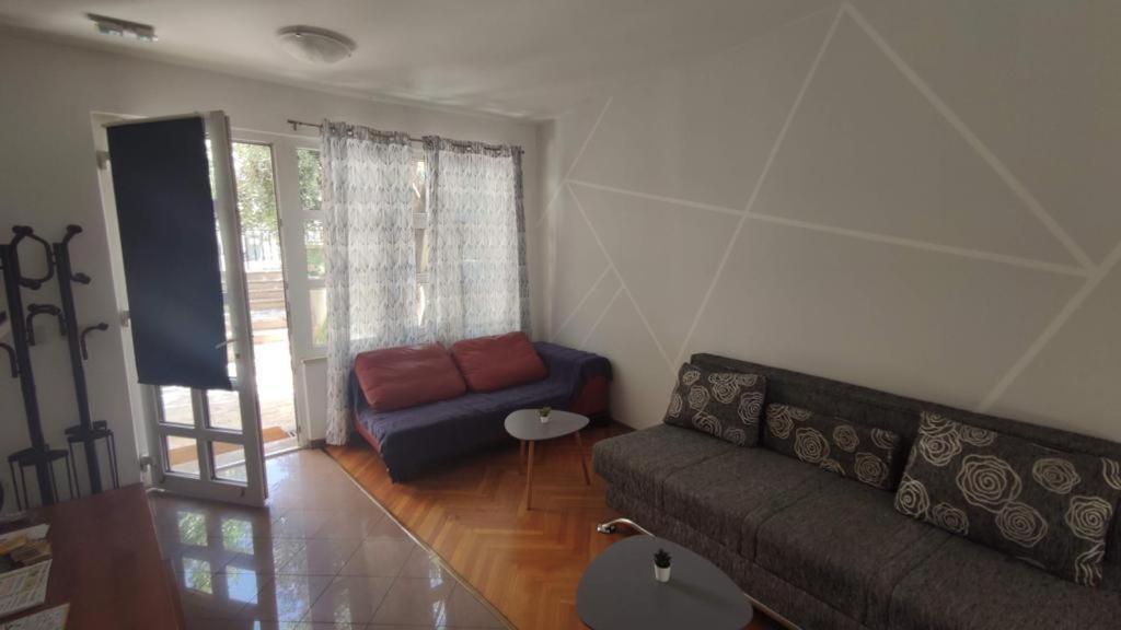 Kvaternikova - Pool, Grill, 4 Bedrooms, 3 Bathrooms *