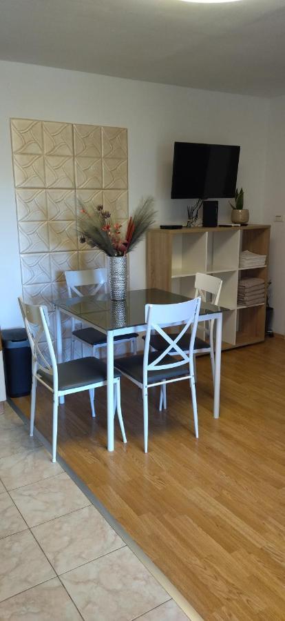 Maja Apartamento *
