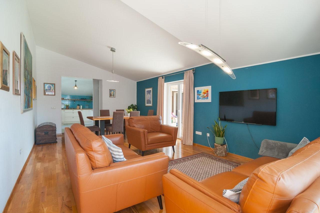 White Stone, Appartement Split