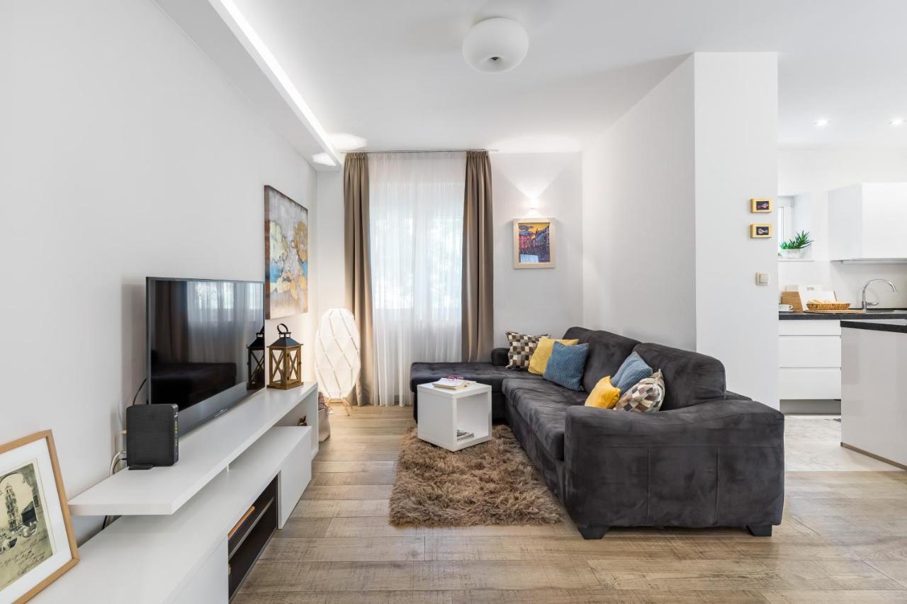 Apartment Top Location 