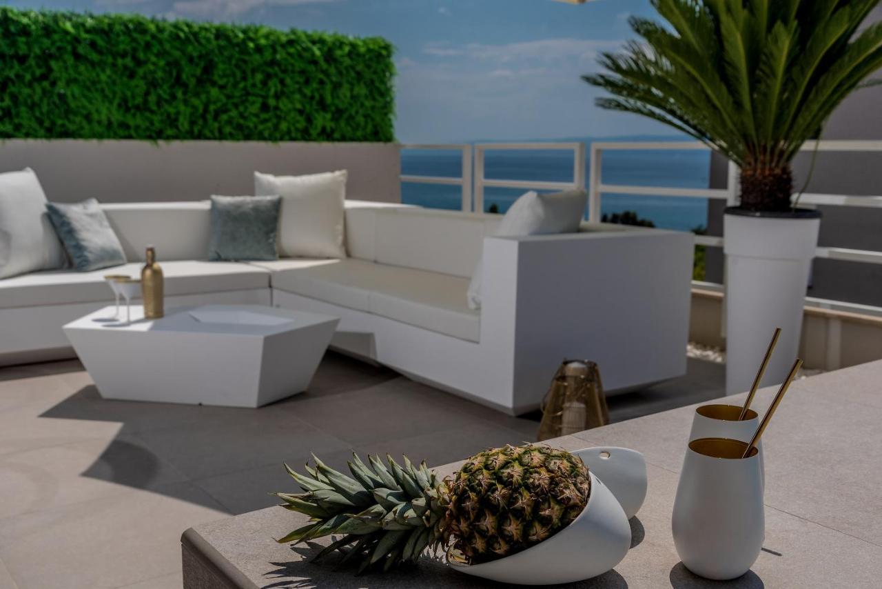 Golden Cell Apartment Split