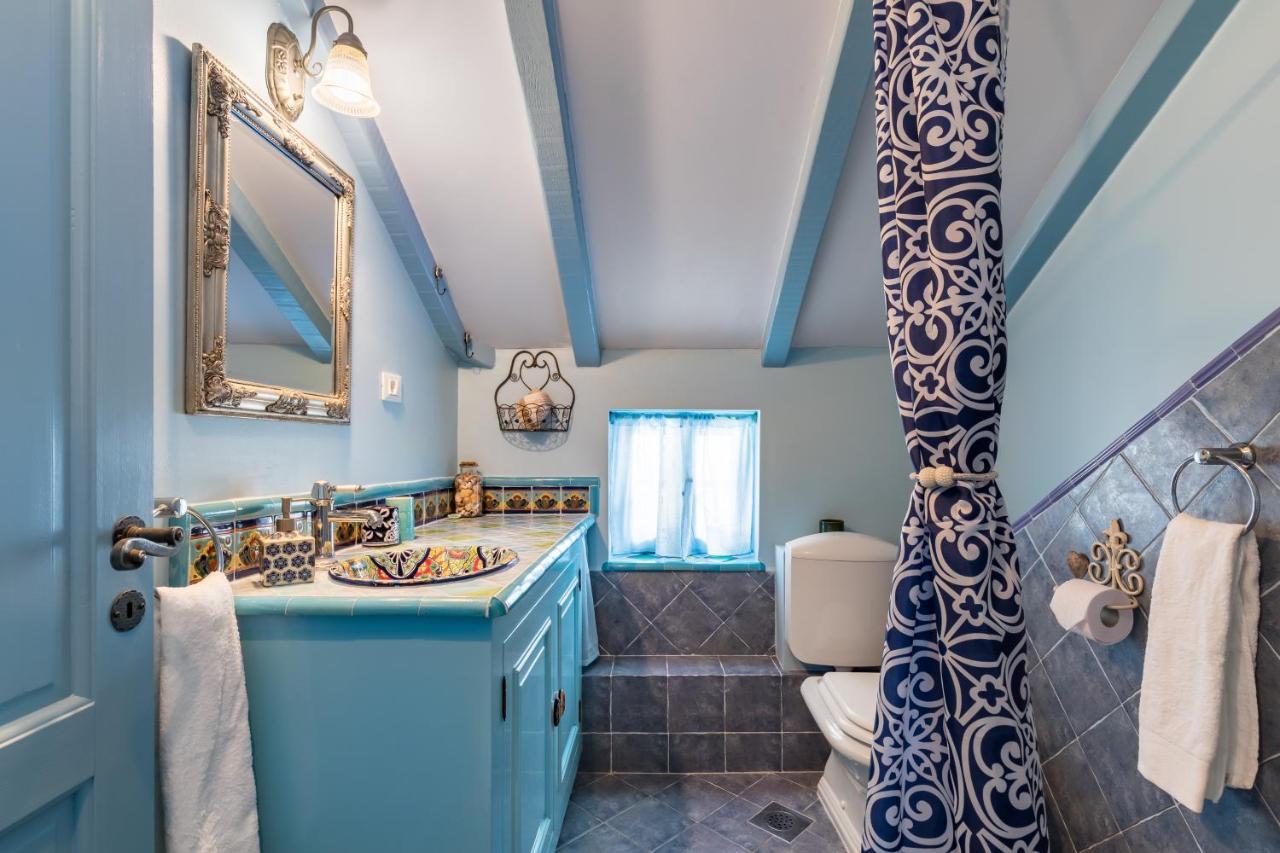 Blue Dreams In The Old Town With A Sea View Apartment