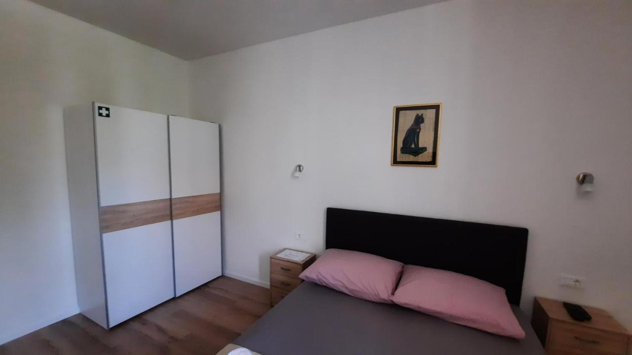 Cherry Apartment Split