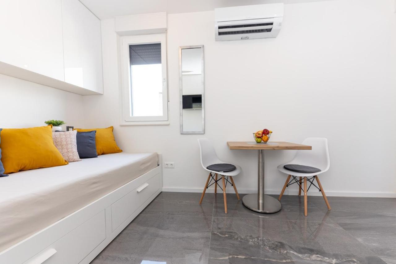 New Studio For 2, Free Private Garage Spot, Wi-Fi, 200 M From Mall Of Split