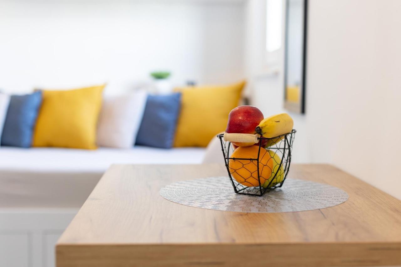 Apartman New Studio For 2, Free Private Garage Spot, Wi-Fi, 200 M From Mall Of Split Split