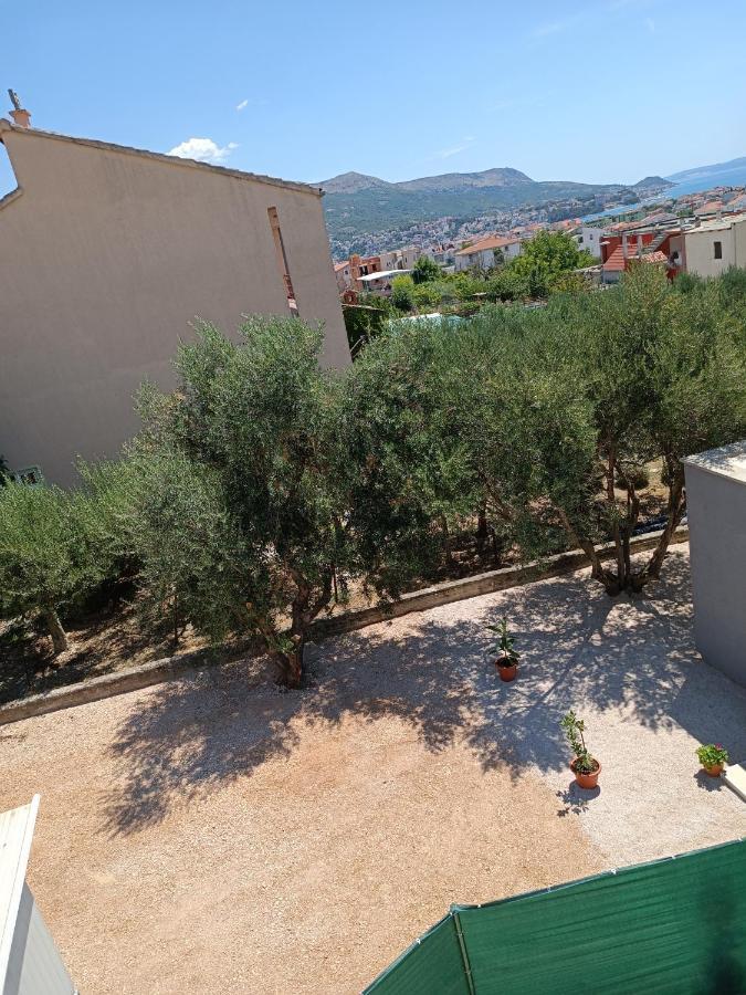 Apartment Nicol Split