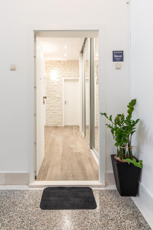 Apartment Top Location 