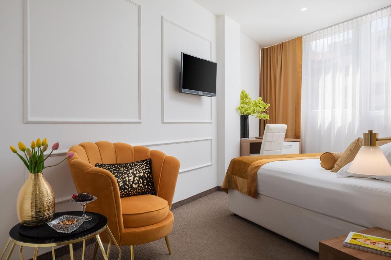 Hotel Corner 4*