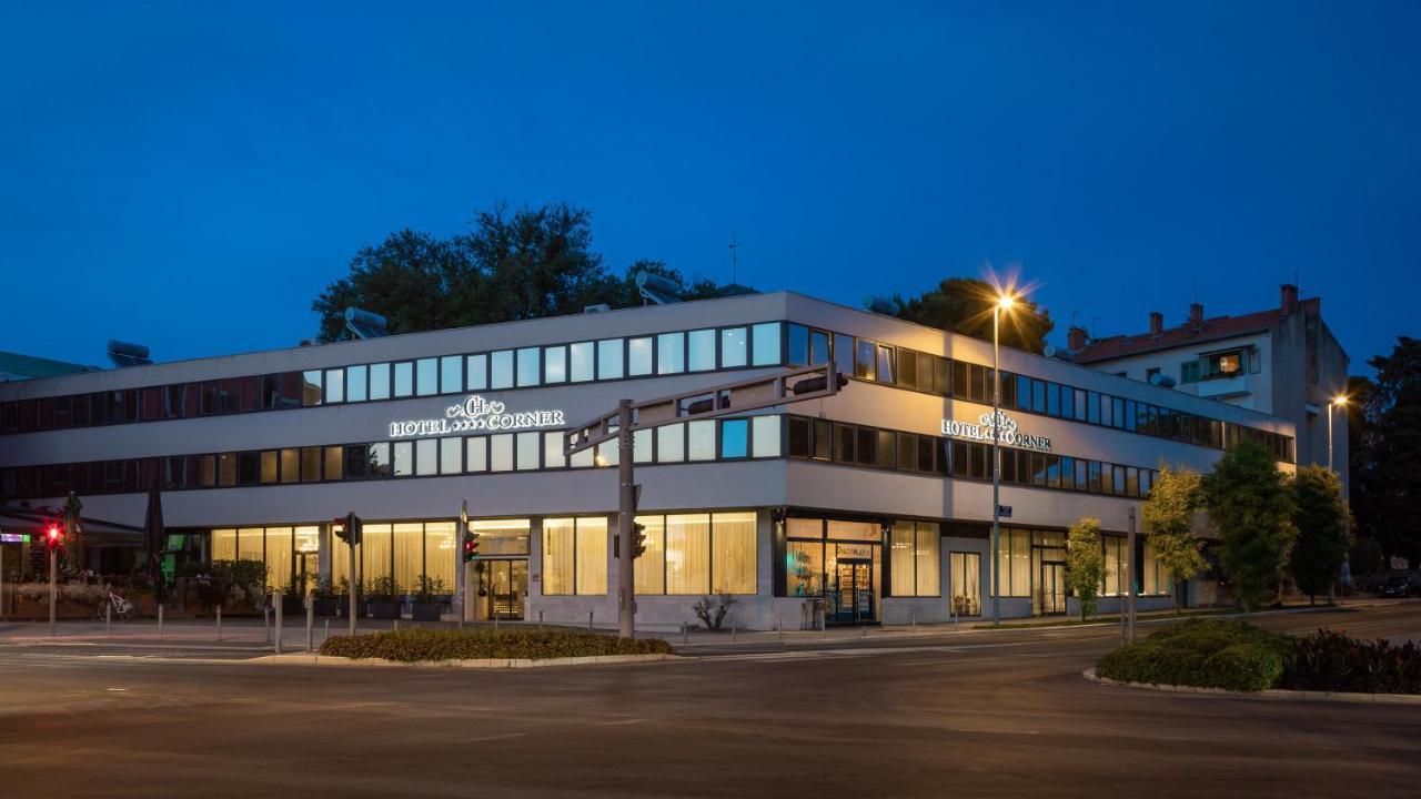 Hotel Corner Split