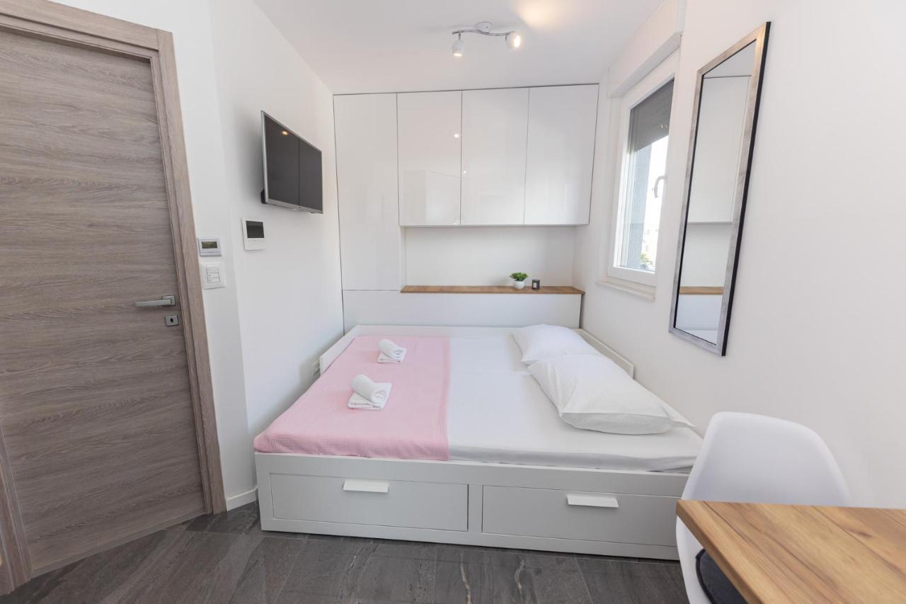 Apartman New Studio For 2, Free Private Garage Spot, Wi-Fi, 200 M From Mall Of Split *