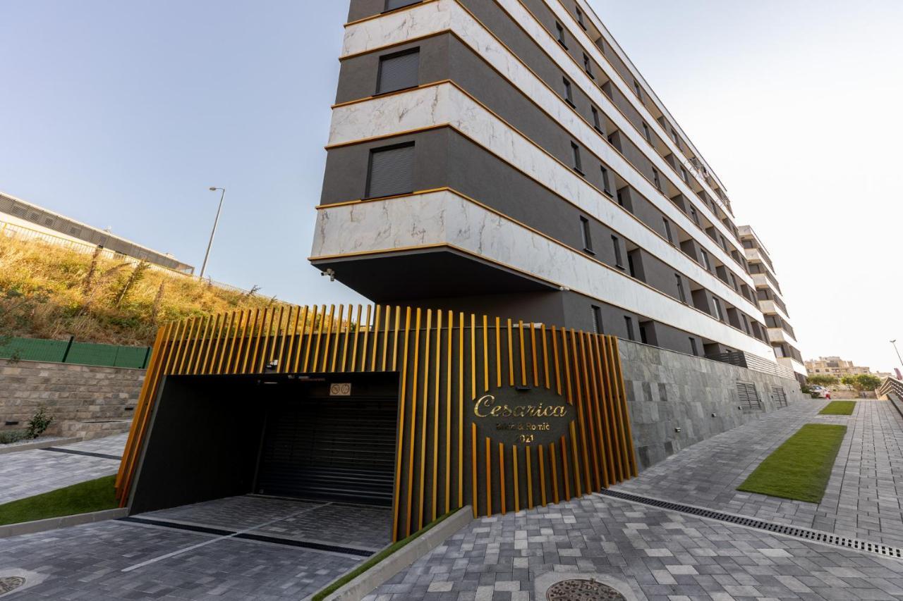 New Studio For 2, Free Private Garage Spot, Wi-Fi, 200 M From Mall Of Split Apartman Split