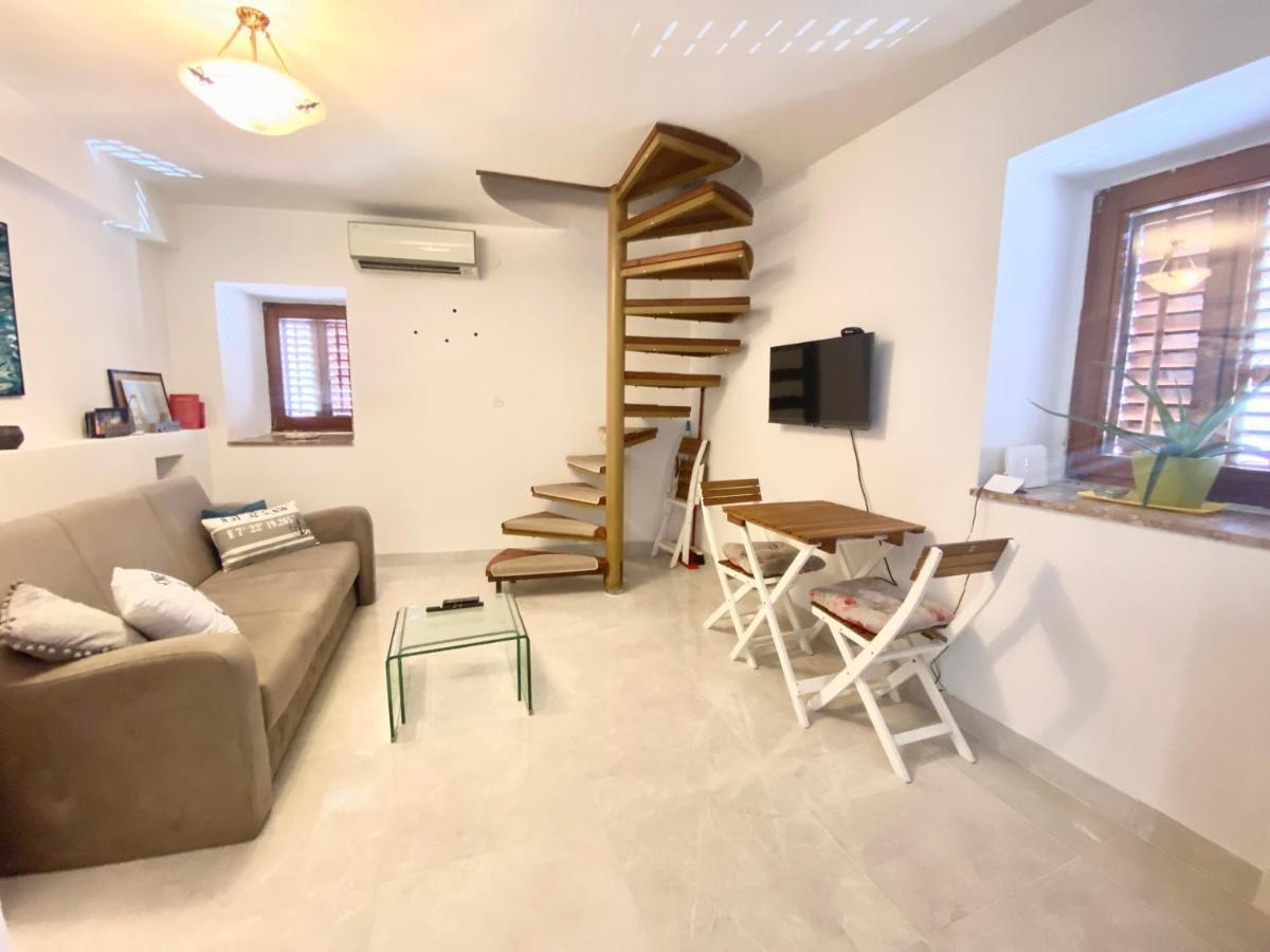 Center Old Town - 1min To Palace *