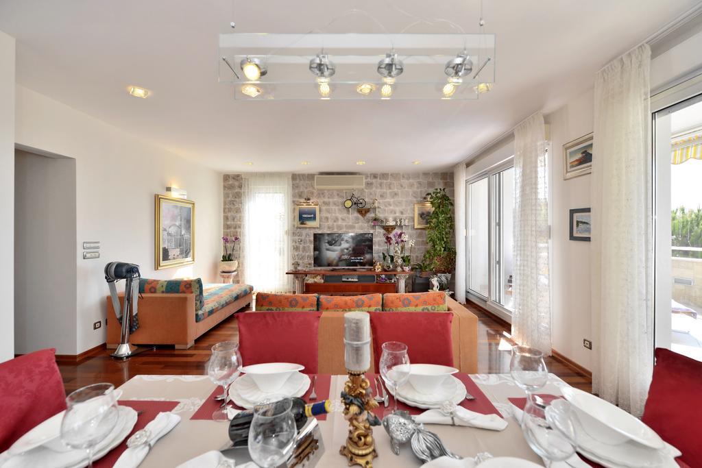 Apartment Luxury Seaside Split
