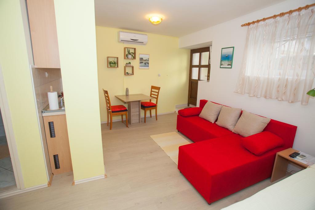 Apartment Apartment 