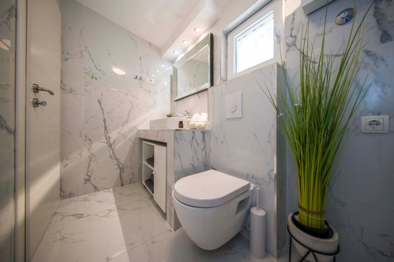 Lux Garden Luxury *