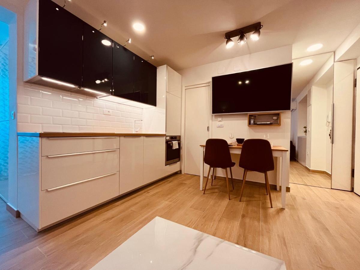 Apartman Lobel *