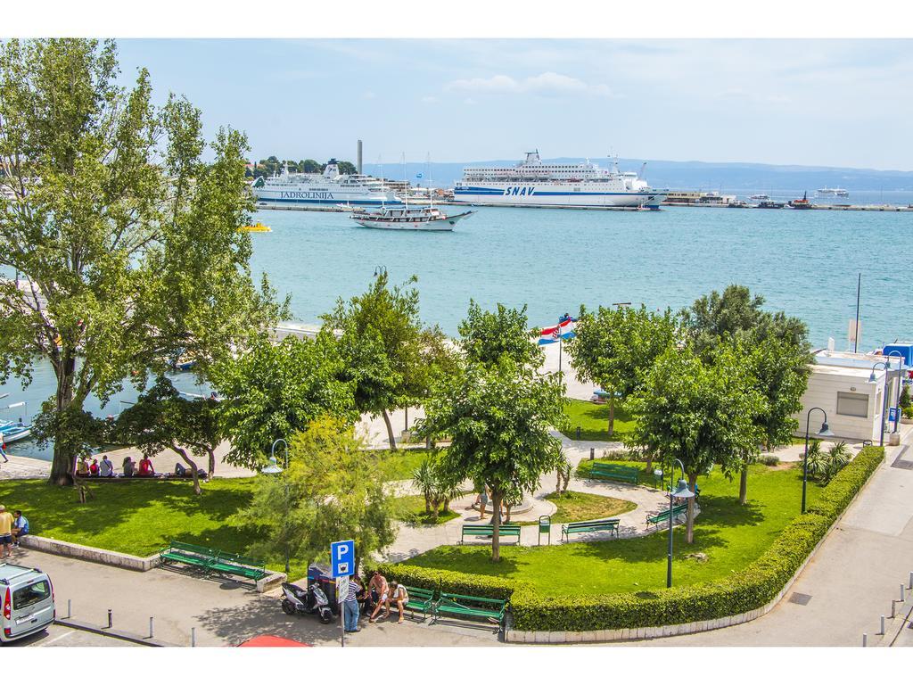 Sunny Promenade * Split