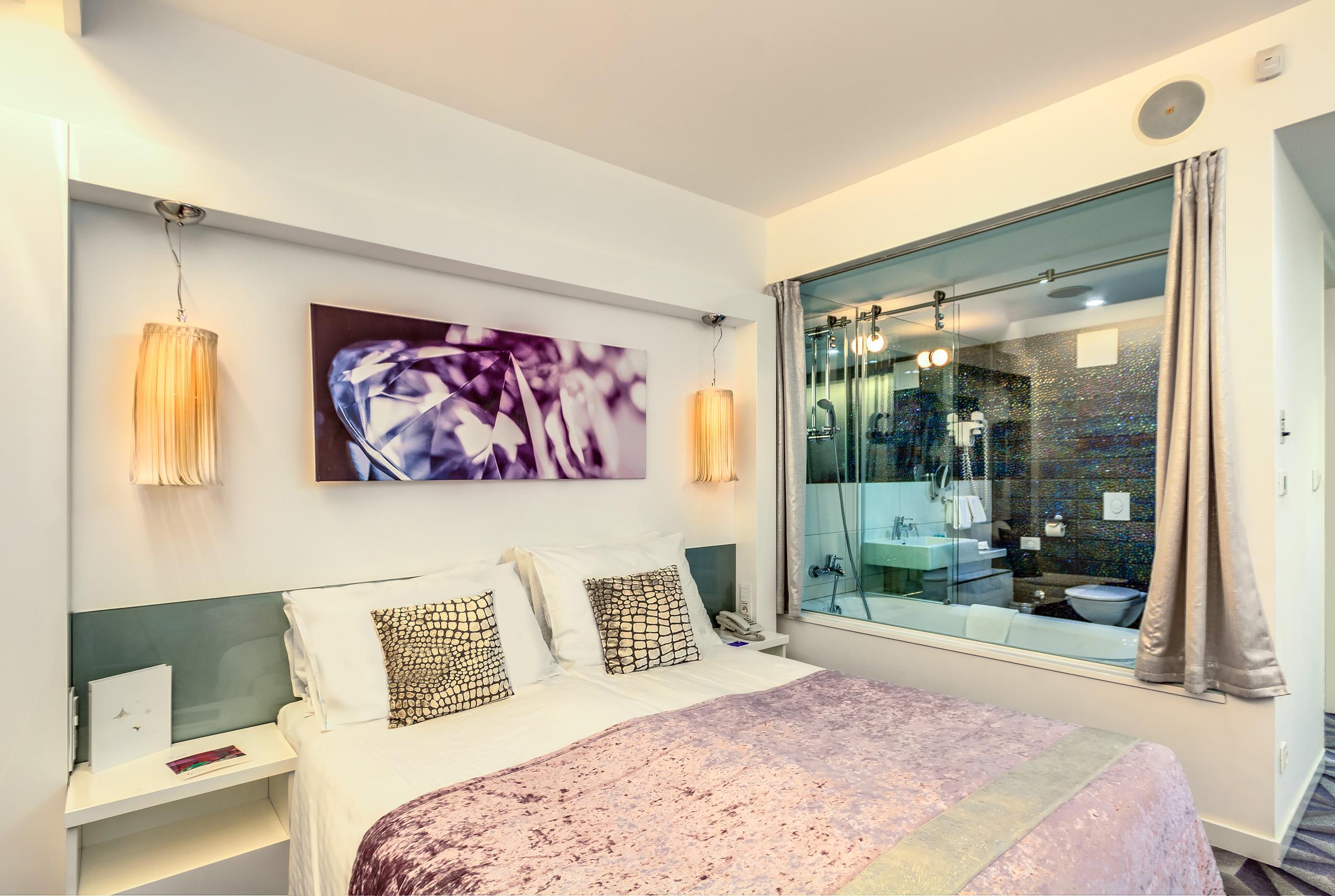 Luxe Hotel