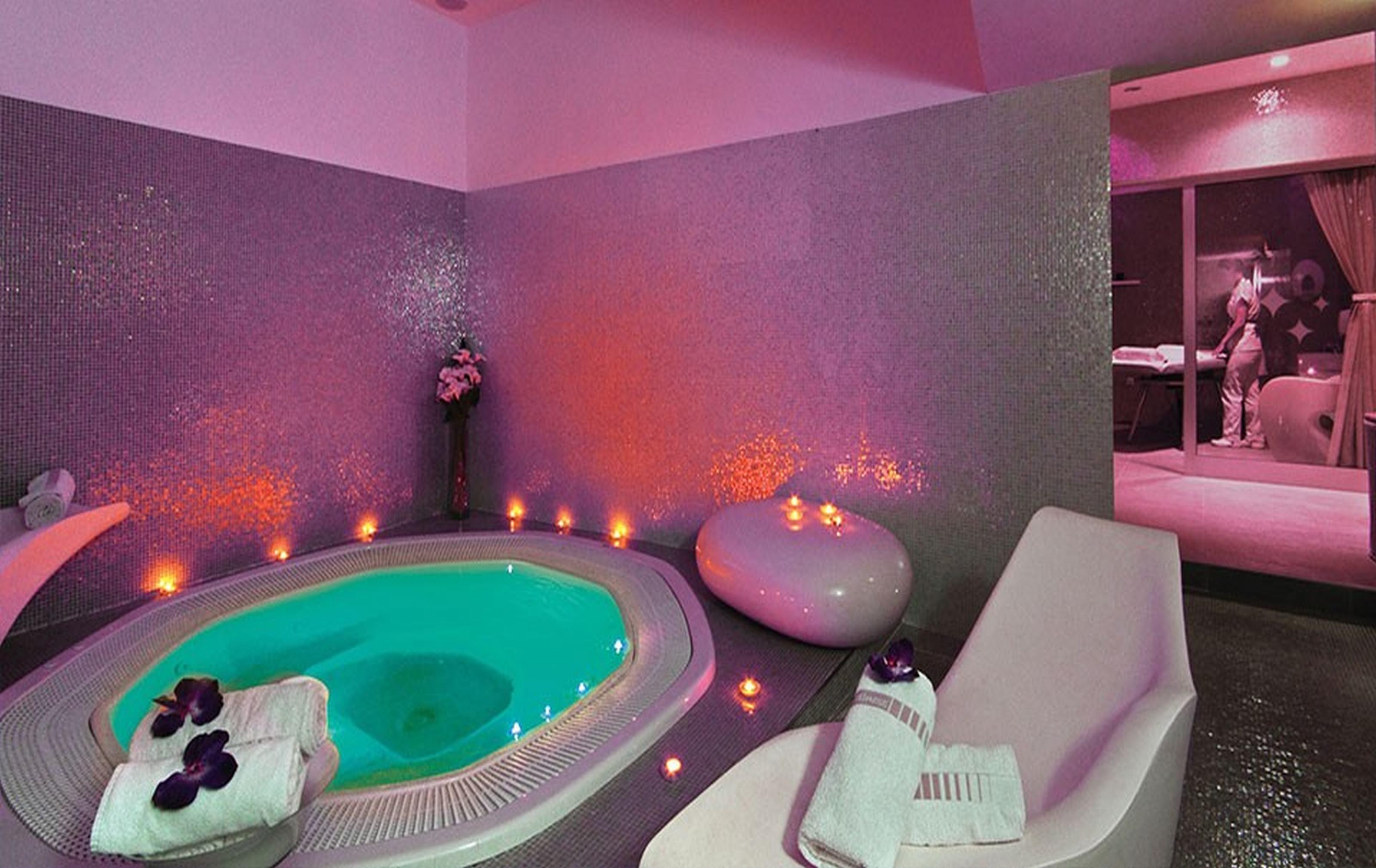 Luxe Hotel 4*