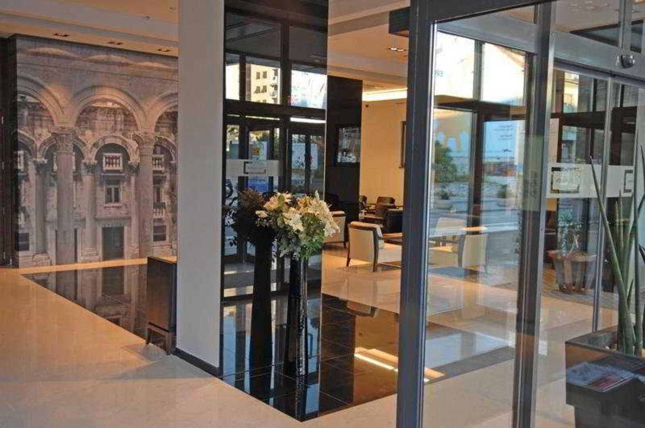Atrium Hotel