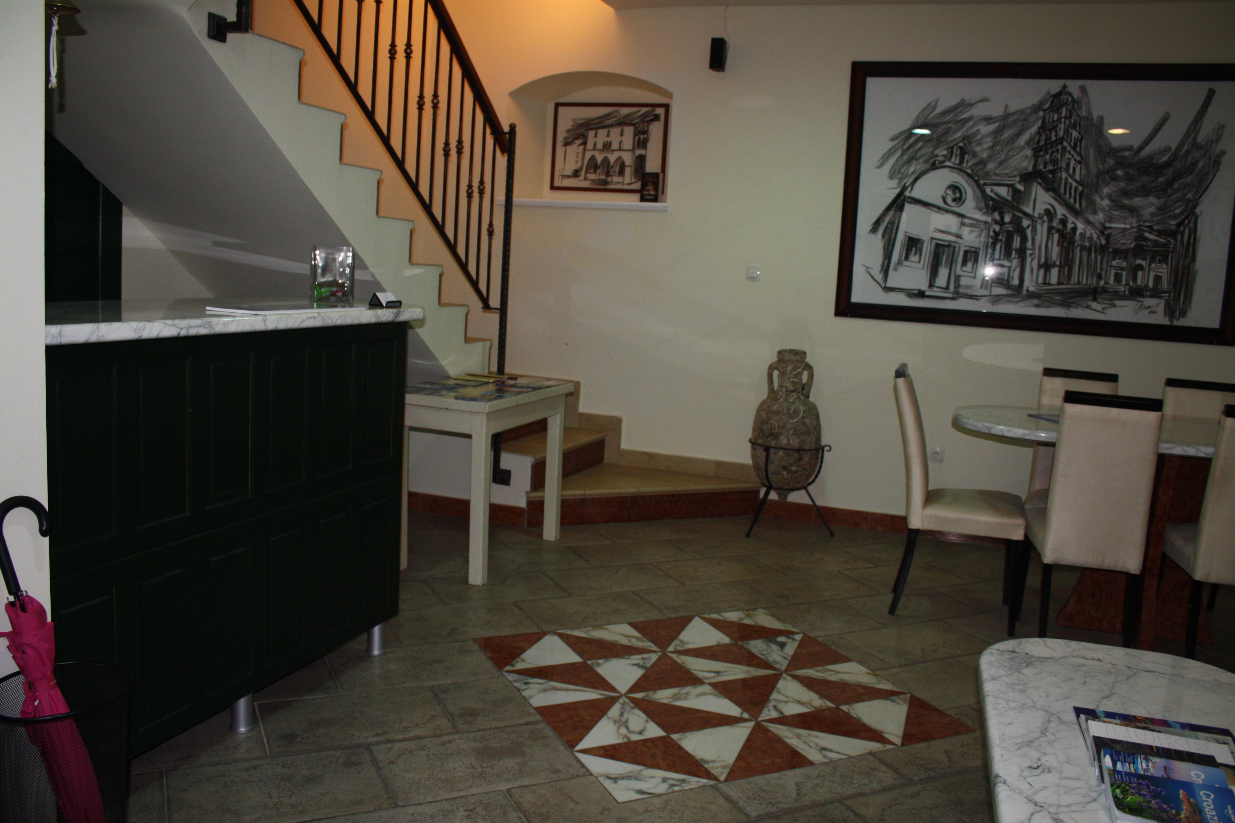 Toni Palace 4*