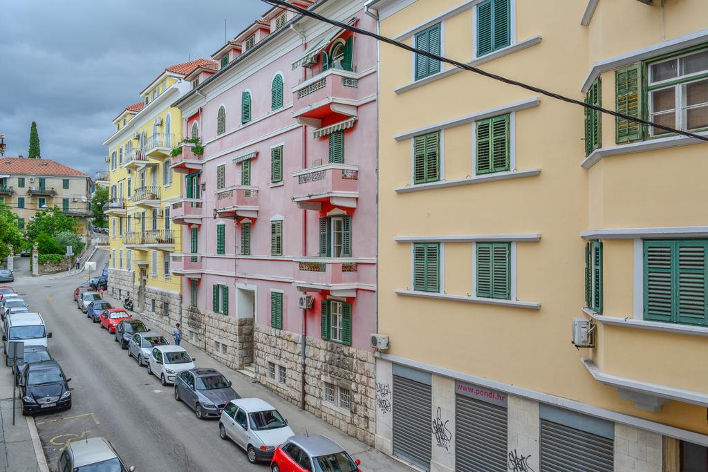 Le Monde Apartment *