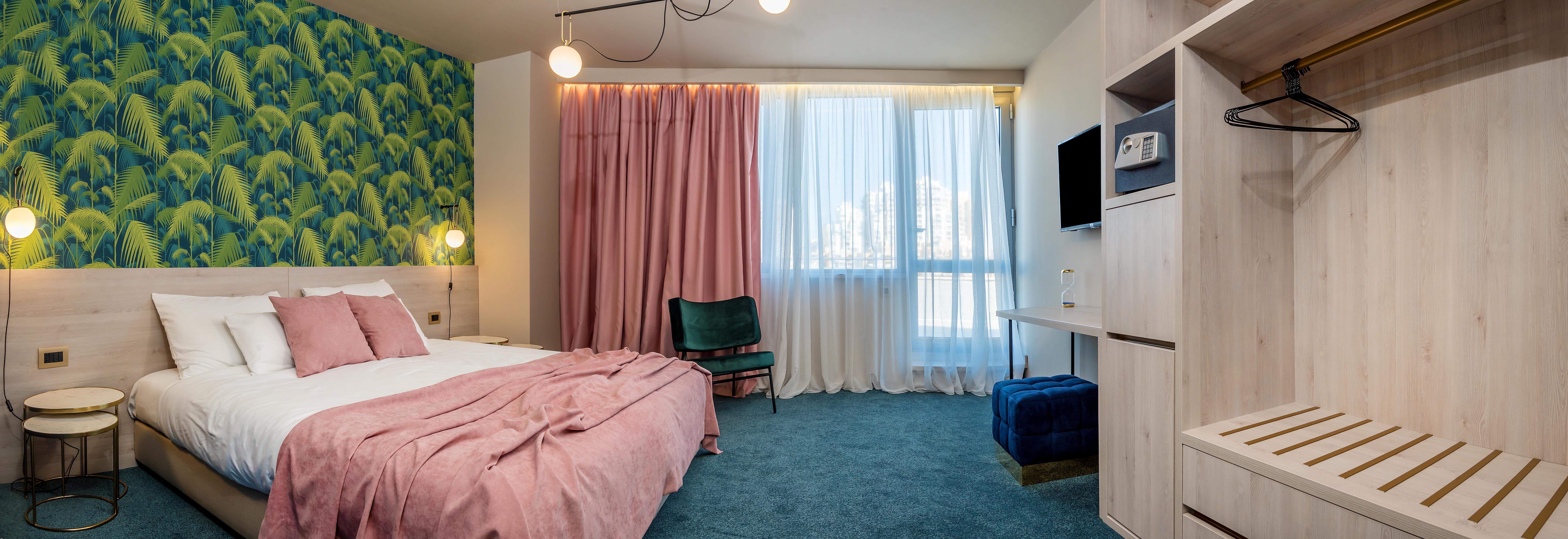 Priska Med Luxury Split