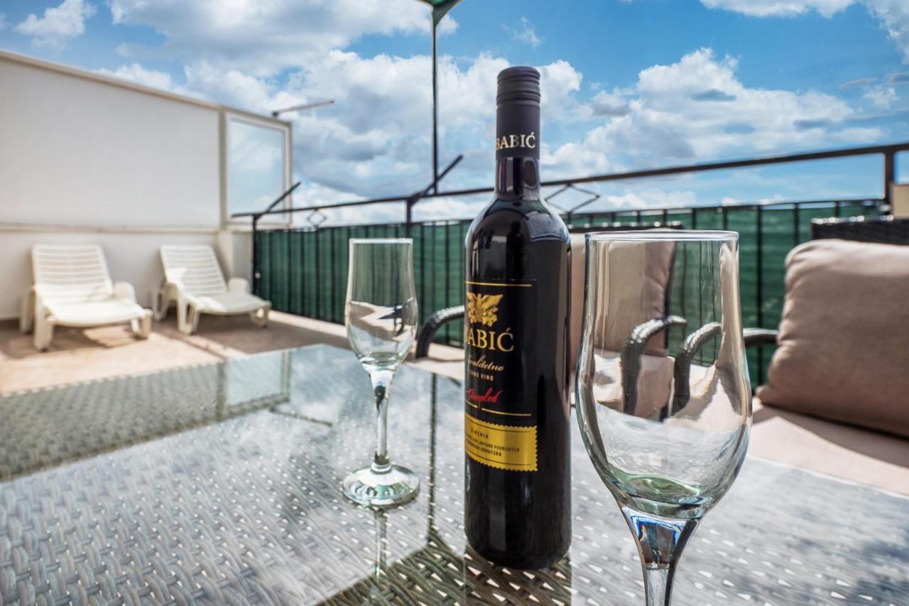 La Le With Big Terrace Apartment