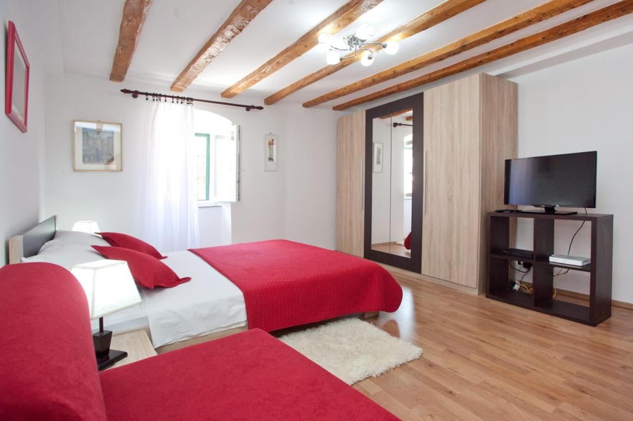 Old Town Apartamento *