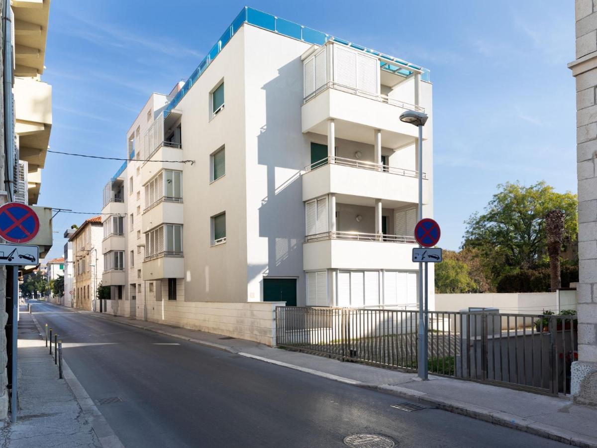 Modern Center With Terrace Apartment Split
