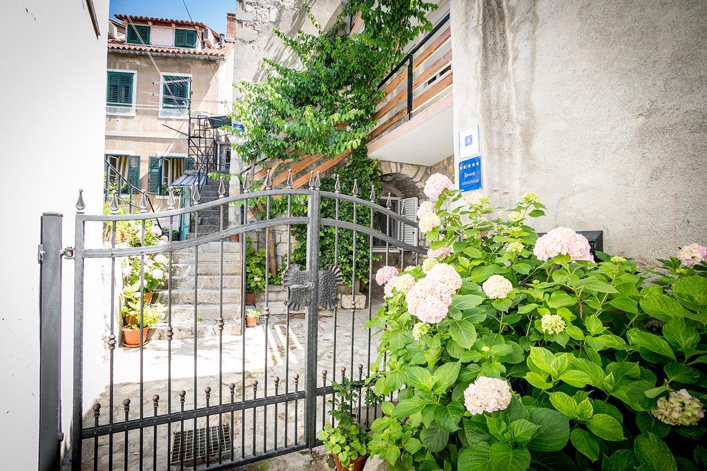 Sara Apartman *