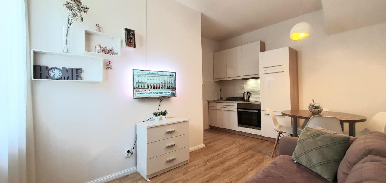 Heritage Stone Apartment *