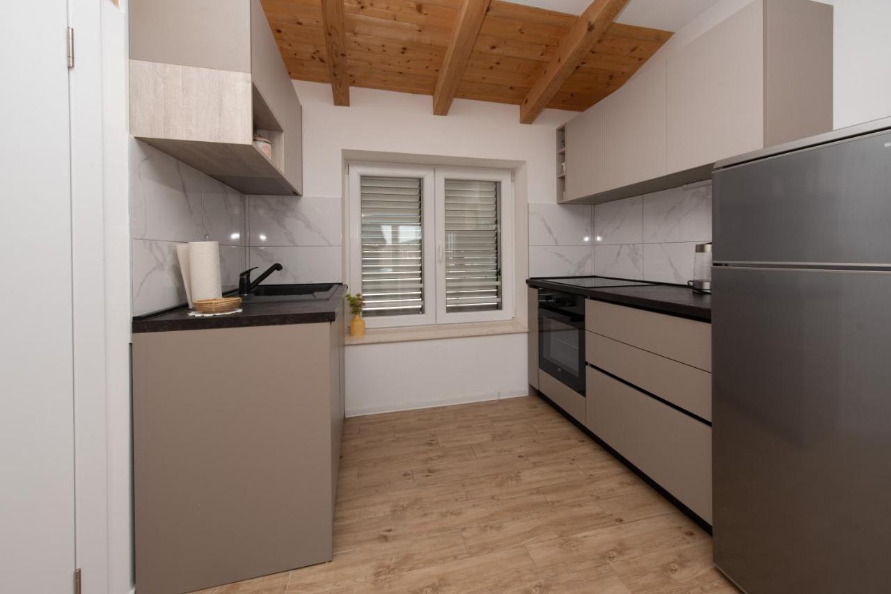 Lighthouse Apartment *