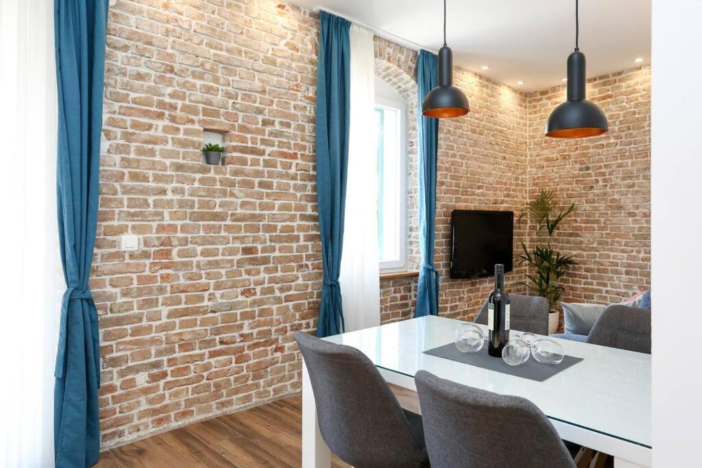 Apartment Monfrina 1, Luxury With Balcony In The Old Town Split