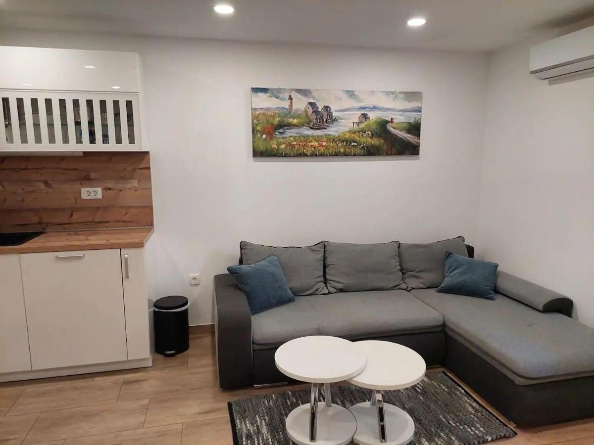 Lutikano Apartment Split