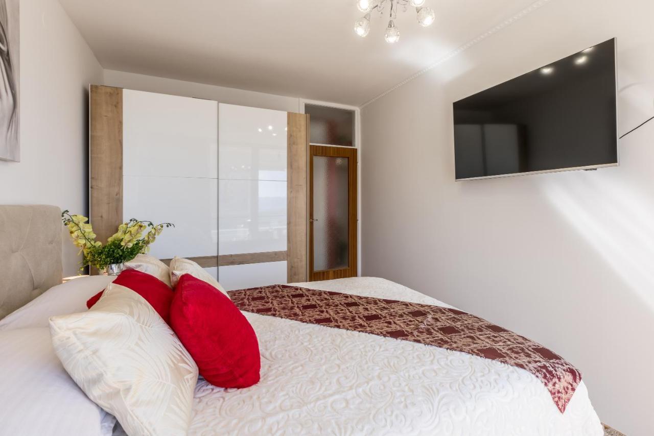 Desert Rose Apartment
