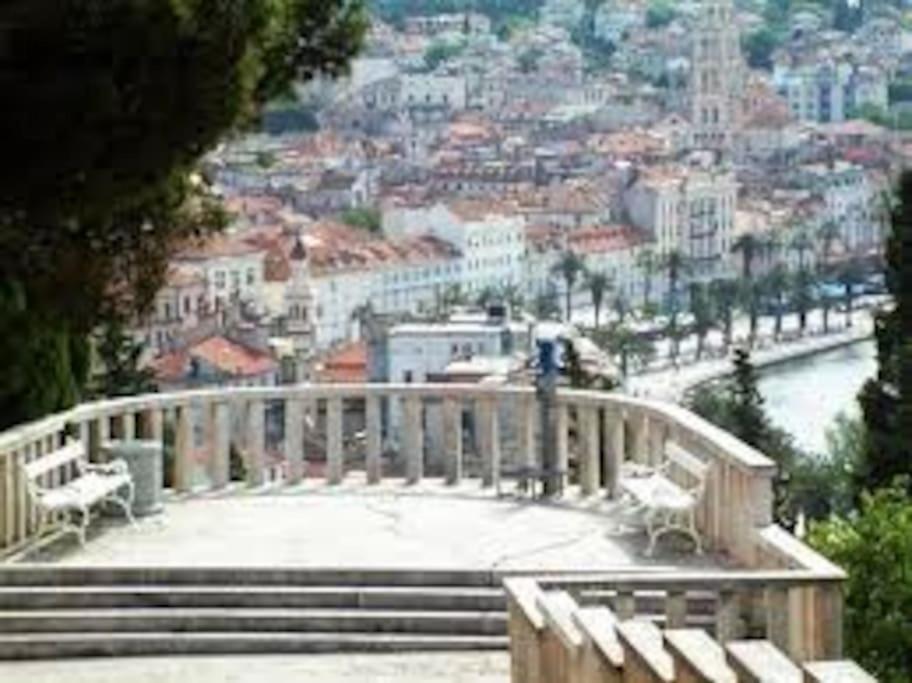 Marjan Hill 3-br Apt,5 Guests Private Garden Near * Split